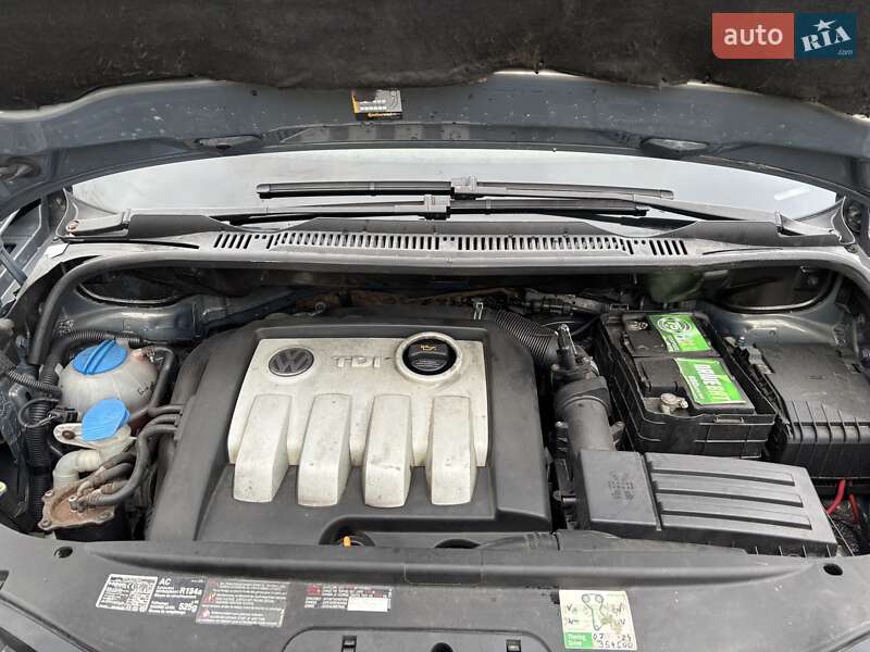 Минивэн Volkswagen Touran 2004 в Черновцах фото 56 Минивэн Volkswagen Touran 2004 в Черновцах