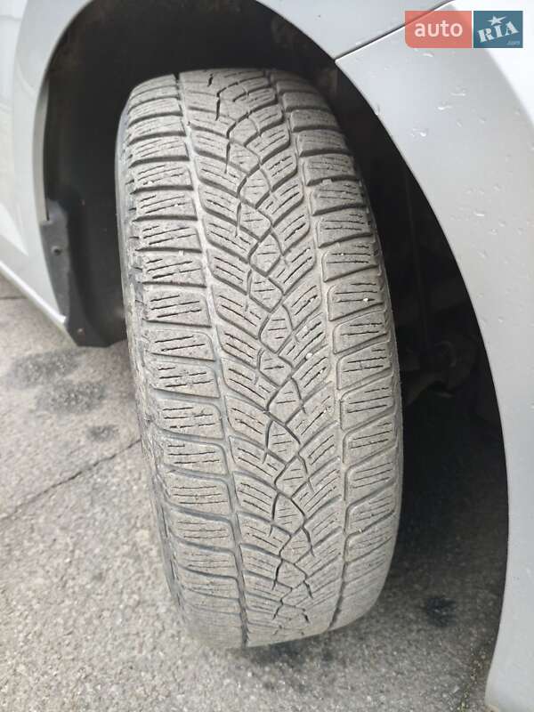 Микровэн Volkswagen Touran 2016 в Славуте