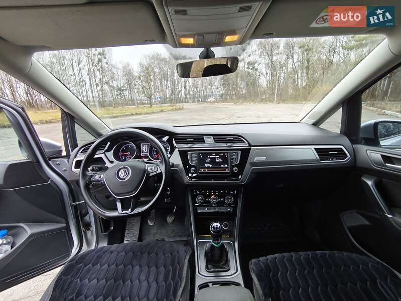 Микровэн Volkswagen Touran 2016 в Славуте