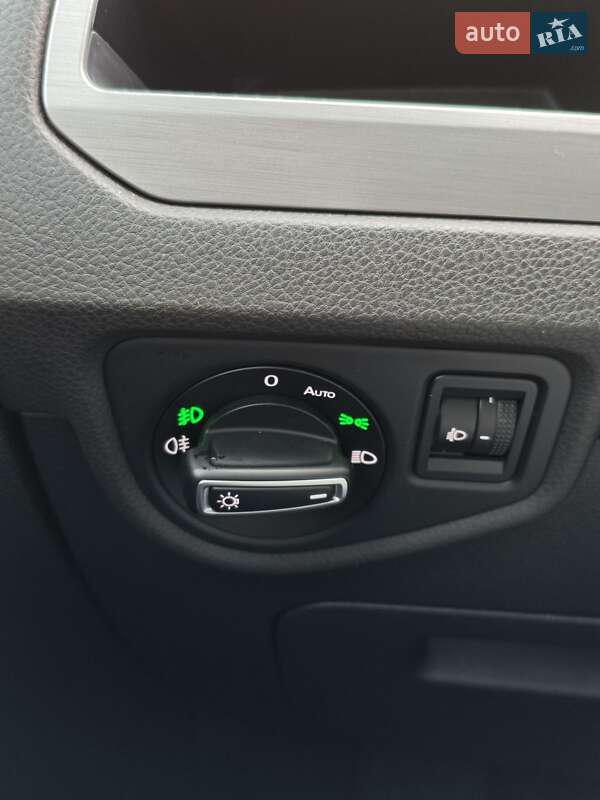 Микровэн Volkswagen Touran 2016 в Славуте