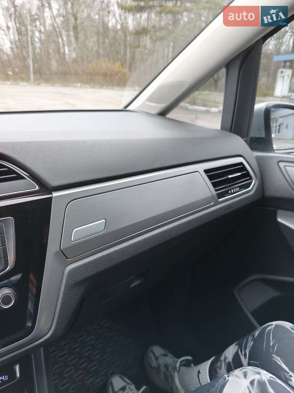 Микровэн Volkswagen Touran 2016 в Славуте