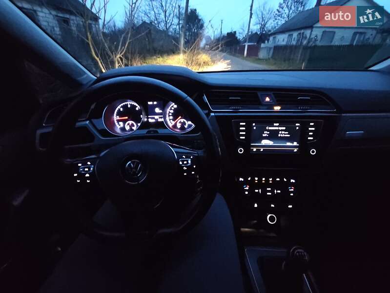 Микровэн Volkswagen Touran 2016 в Славуте