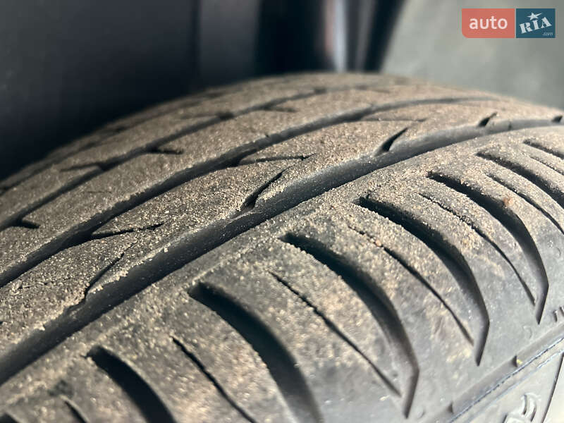 Минивэн Volkswagen Touran 2007 в Лубнах