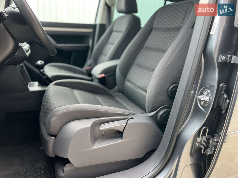 Минивэн Volkswagen Touran 2007 в Лубнах