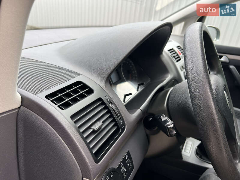 Минивэн Volkswagen Touran 2007 в Лубнах