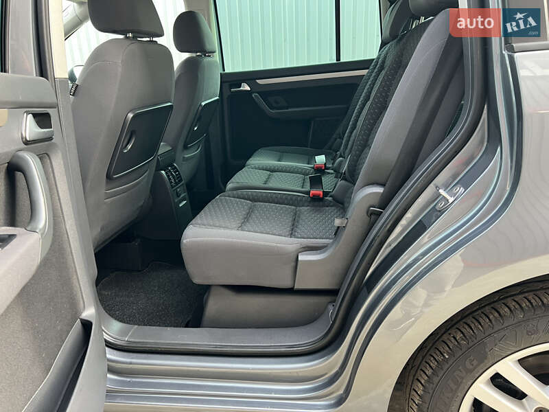 Минивэн Volkswagen Touran 2007 в Лубнах