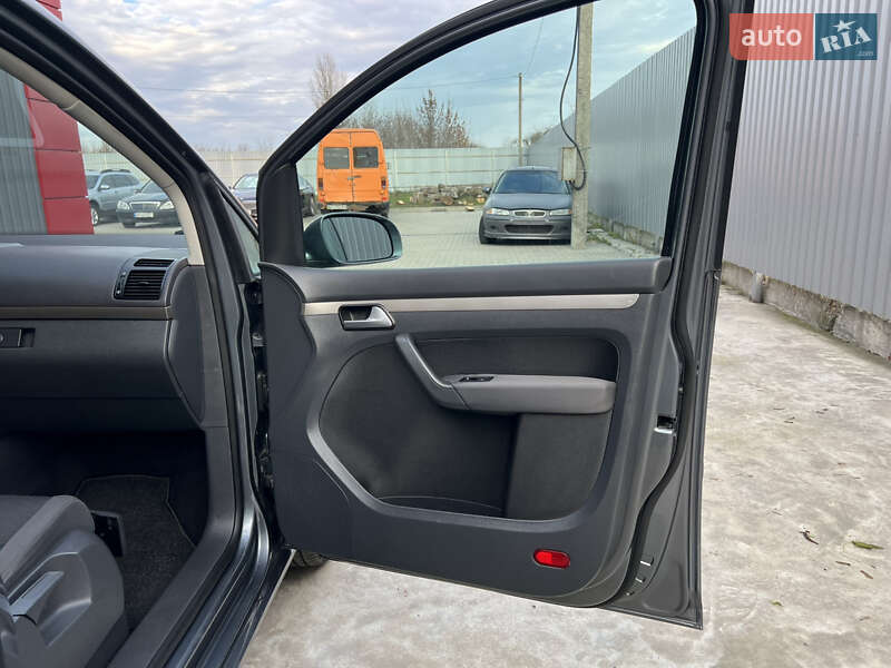 Минивэн Volkswagen Touran 2007 в Лубнах