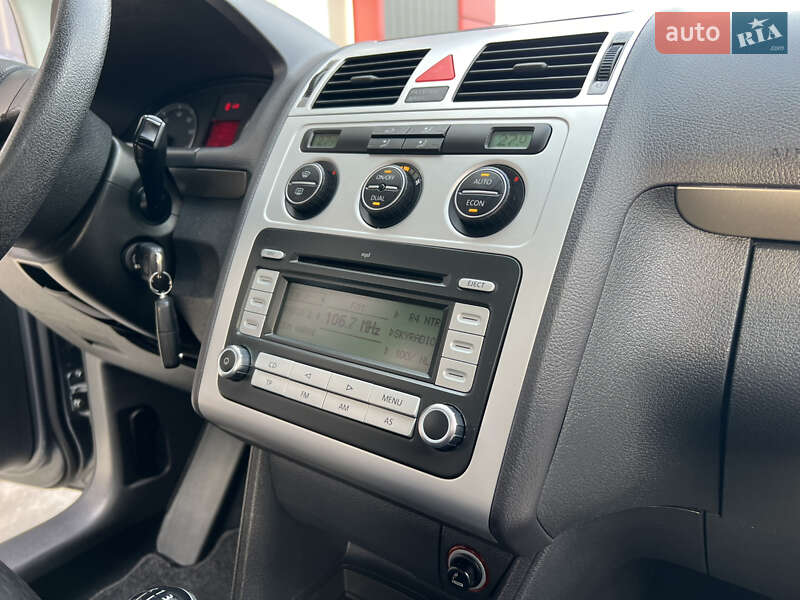 Минивэн Volkswagen Touran 2007 в Лубнах