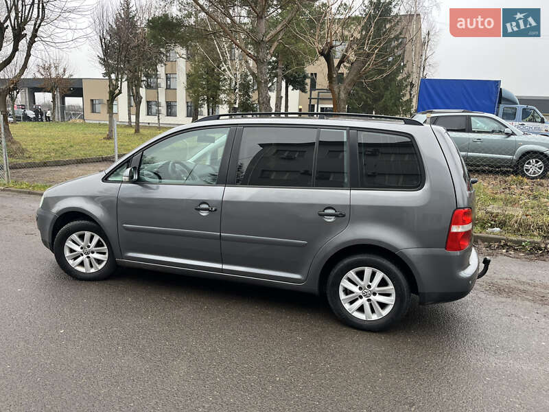 Минивэн Volkswagen Touran 2006 в Луцке фото 4 Минивэн Volkswagen Touran 2006 в Луцке