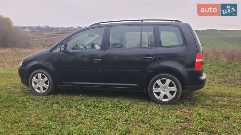 Минивэн Volkswagen Touran 2006 в Ровно