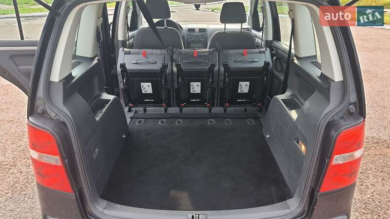 Минивэн Volkswagen Touran 2006 в Ровно