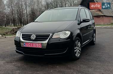 Минивэн Volkswagen Touran 2010 в Хороле