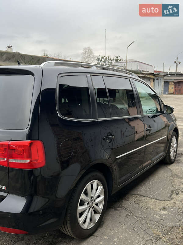 Мінівен Volkswagen Touran 2014 в Києві