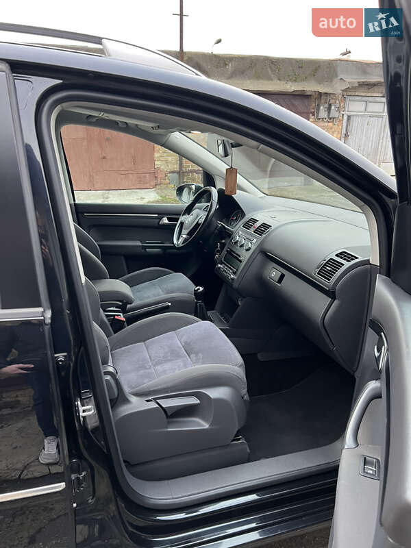 Мінівен Volkswagen Touran 2014 в Києві