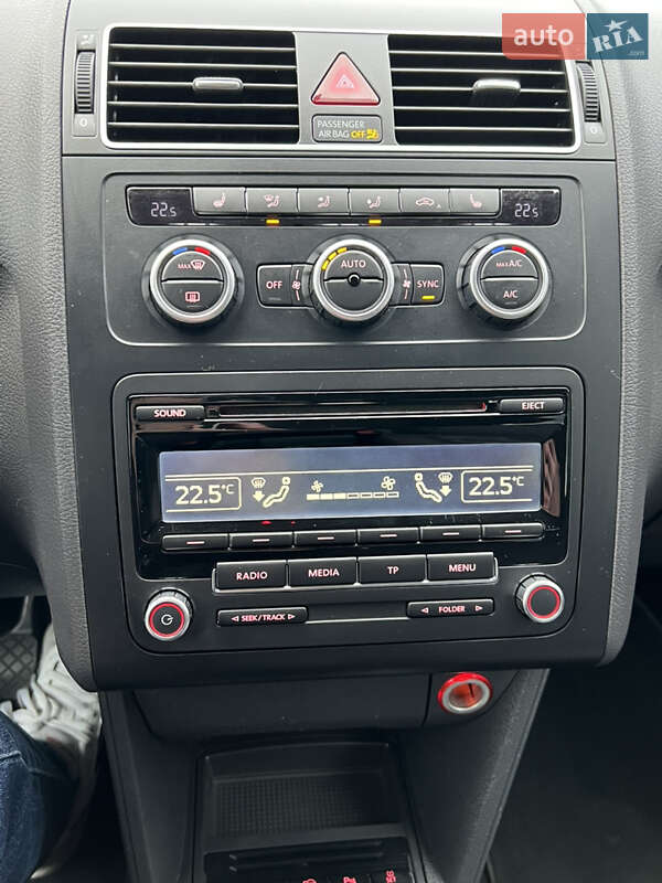 Мінівен Volkswagen Touran 2014 в Києві