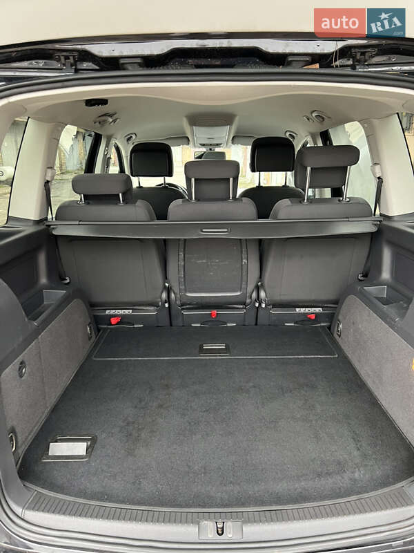 Мінівен Volkswagen Touran 2014 в Києві