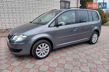 Минивэн Volkswagen Touran 2007 в Хороле