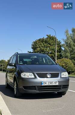 Минивэн Volkswagen Touran 2006 в Ровно