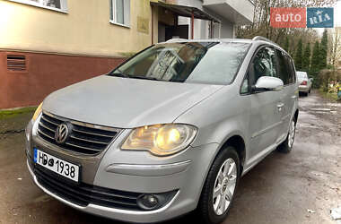Минивэн Volkswagen Touran 2009 в Ровно