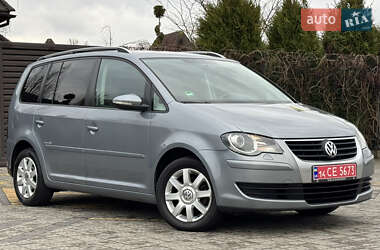 Минивэн Volkswagen Touran 2009 в Стрые
