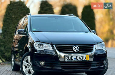 Мінівен Volkswagen Touran 2009 в Дрогобичі