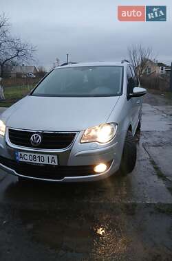 Мінівен Volkswagen Touran 2008 в Луцьку