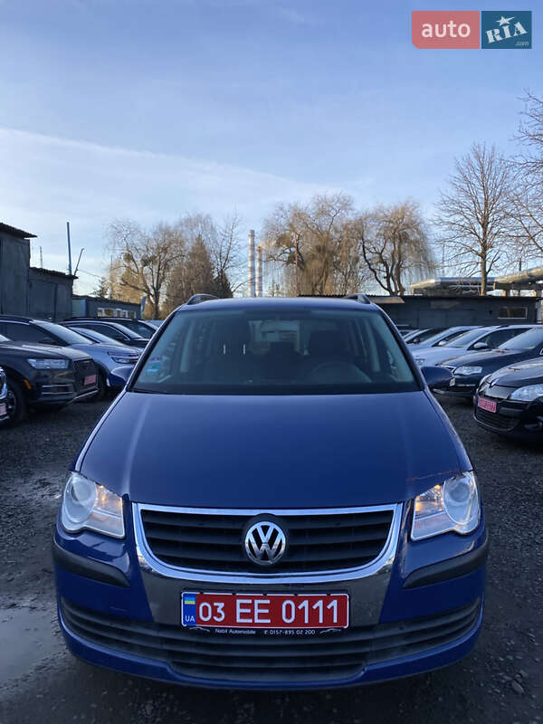Минивэн Volkswagen Touran 2006 в Луцке