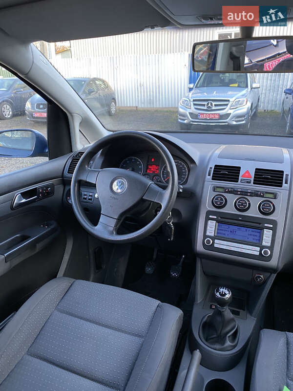 Минивэн Volkswagen Touran 2006 в Луцке