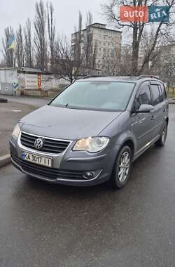 Минивэн Volkswagen Touran 2007 в Киеве