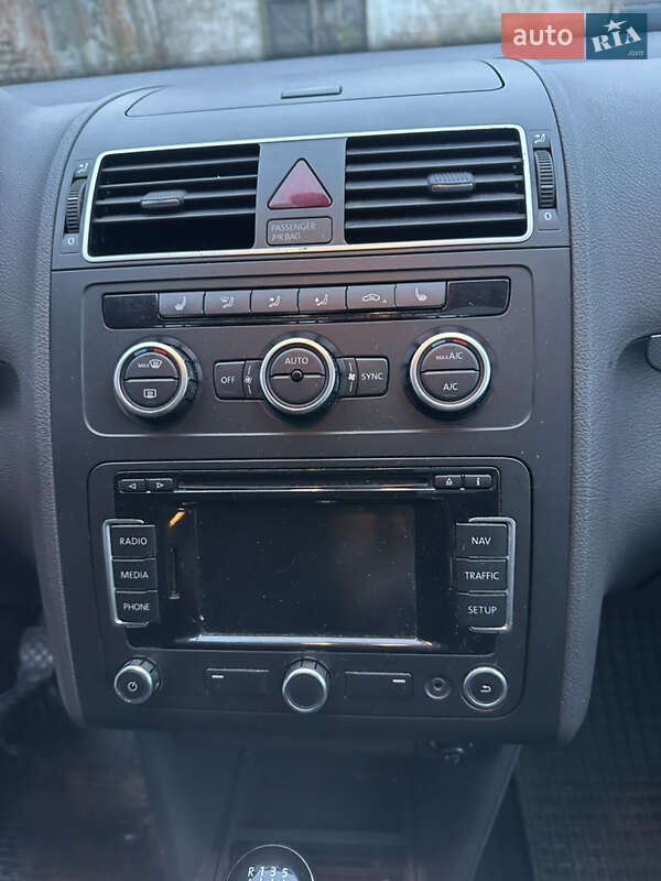 Мінівен Volkswagen Touran 2012 в Мукачевому