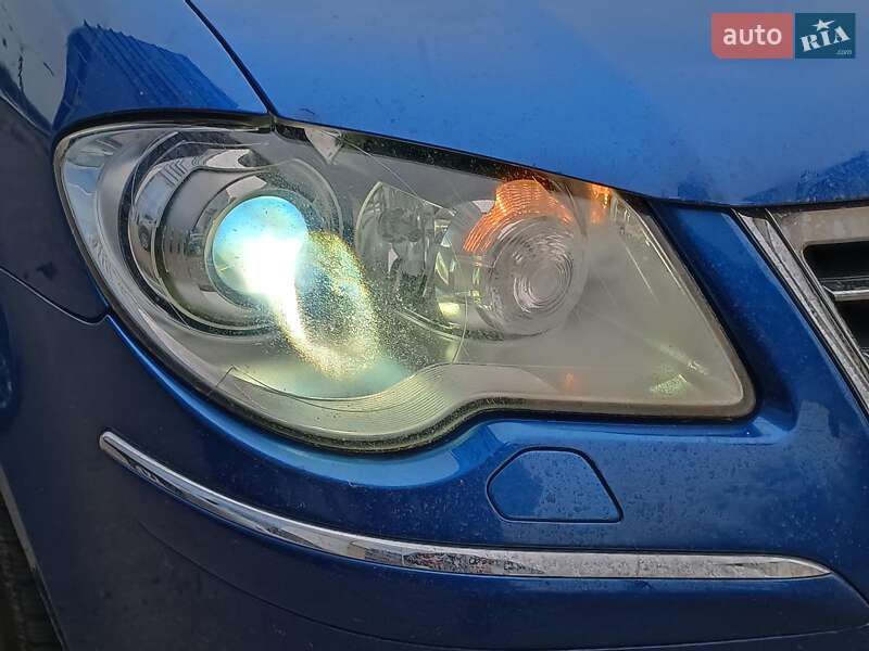 Минивэн Volkswagen Touran 2007 в Харькове