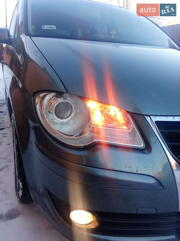 Минивэн Volkswagen Touran 2007 в Надворной фото 20 Минивэн Volkswagen Touran 2007 в Надворной