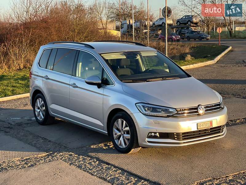 Микровэн Volkswagen Touran 2018 в Ужгороде