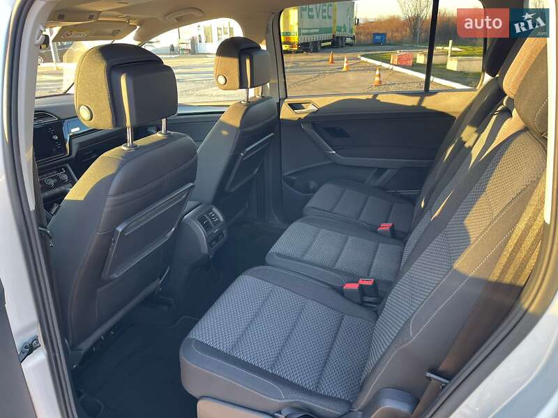 Микровэн Volkswagen Touran 2018 в Ужгороде