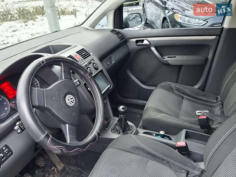 Минивэн Volkswagen Touran 2007 в Киеве
