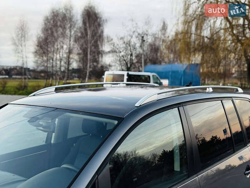 Мінівен Volkswagen Touran 2012 в Здолбуніві