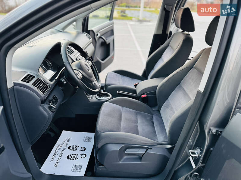 Мінівен Volkswagen Touran 2012 в Здолбуніві