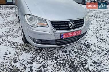 Минивэн Volkswagen Touran 2010 в Мостиске