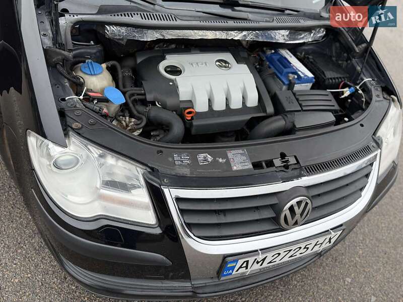 Минивэн Volkswagen Touran 2008 в Житомире