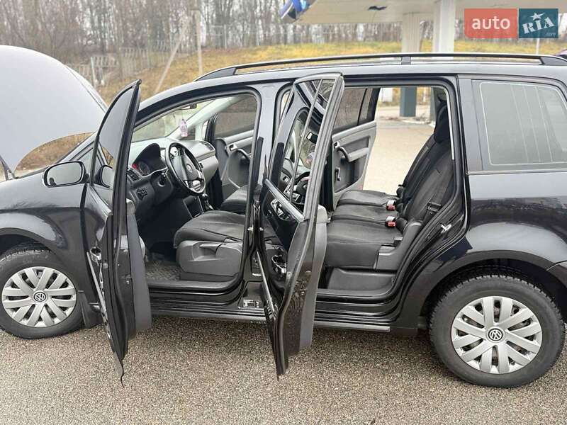 Минивэн Volkswagen Touran 2008 в Житомире