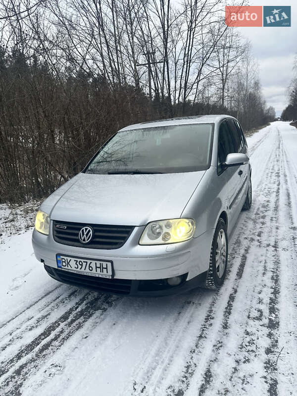 Мінівен Volkswagen Touran 2004 в Рокитному