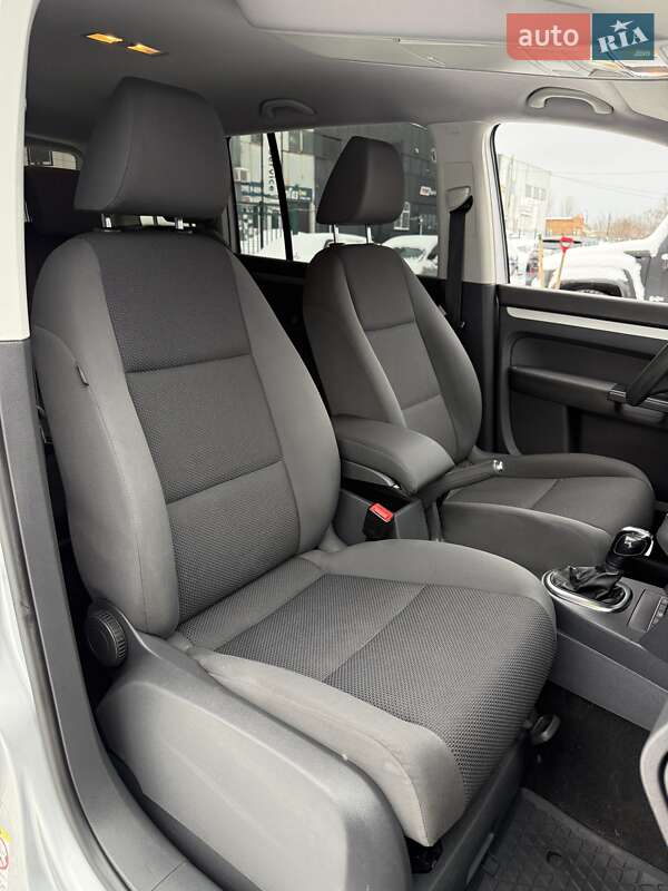 Мінівен Volkswagen Touran 2012 в Сумах