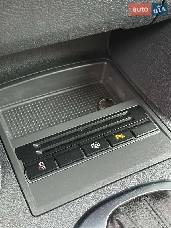 Мінівен Volkswagen Touran 2012 в Сумах