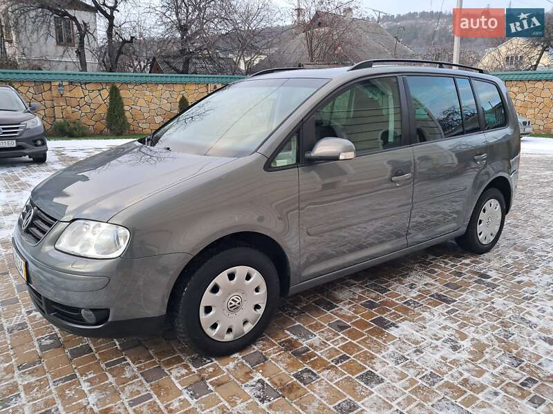 Минивэн Volkswagen Touran 2006 в Могилев-Подольске фото 23 Минивэн Volkswagen Touran 2006 в Могилев-Подольске