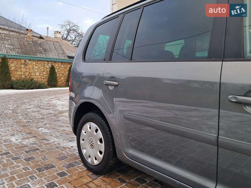 Минивэн Volkswagen Touran 2006 в Могилев-Подольске фото 45 Минивэн Volkswagen Touran 2006 в Могилев-Подольске