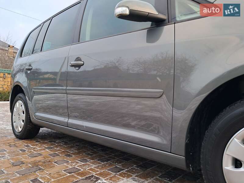 Минивэн Volkswagen Touran 2006 в Могилев-Подольске фото 51 Минивэн Volkswagen Touran 2006 в Могилев-Подольске
