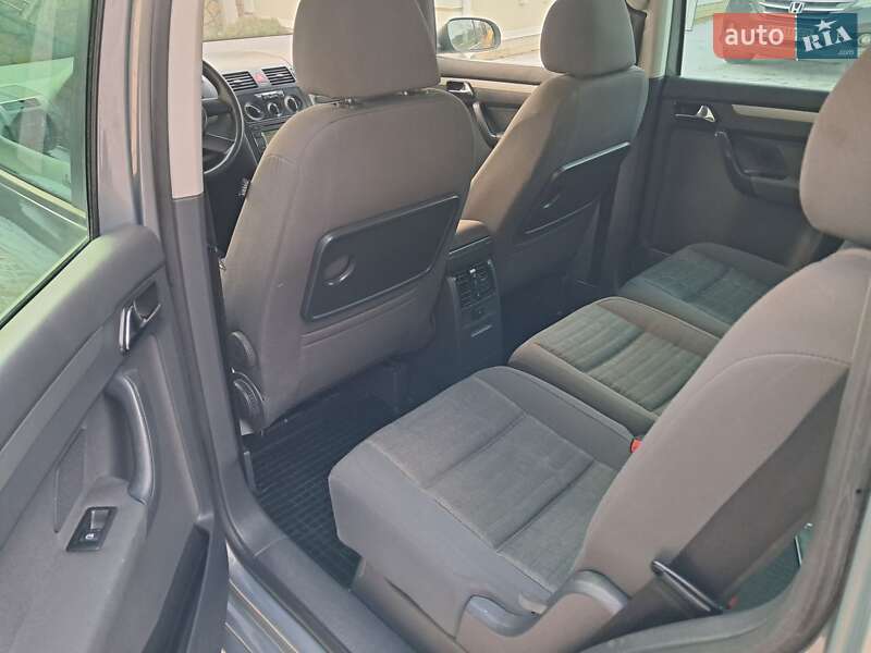 Минивэн Volkswagen Touran 2006 в Могилев-Подольске фото 68 Минивэн Volkswagen Touran 2006 в Могилев-Подольске