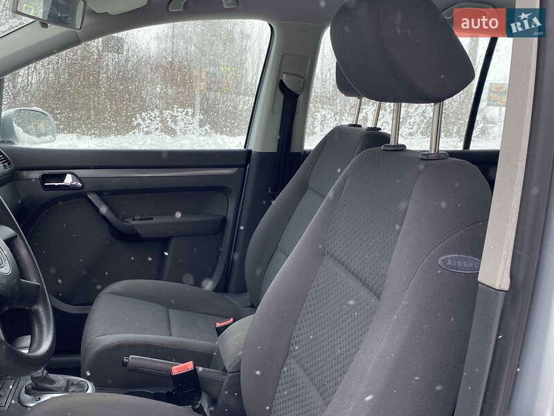 Минивэн Volkswagen Touran 2005 в Вознесенске