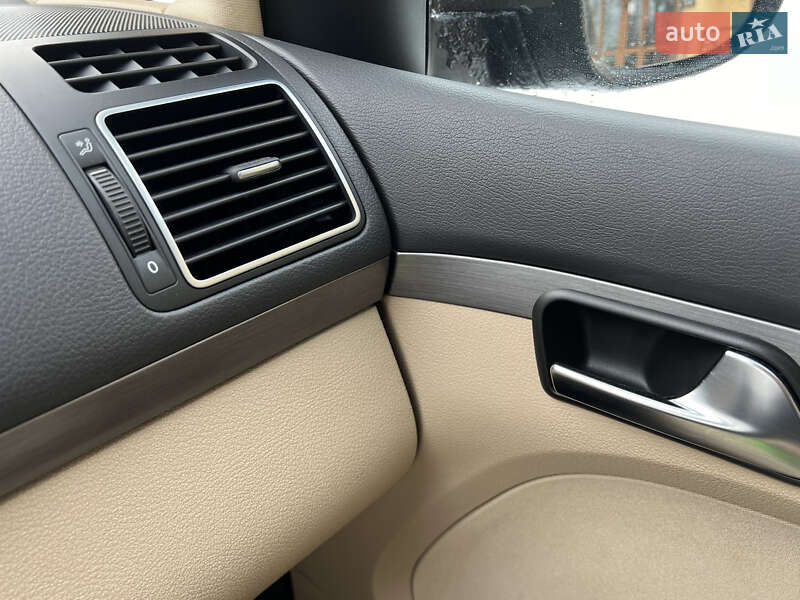 Минивэн Volkswagen Touran 2013 в Луцке фото 51 Минивэн Volkswagen Touran 2013 в Луцке