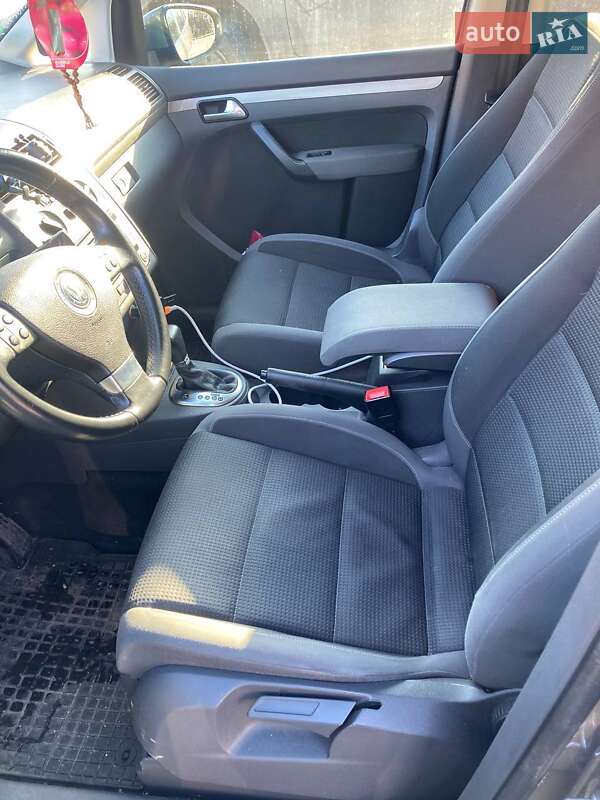 Минивэн Volkswagen Touran 2009 в Николаеве